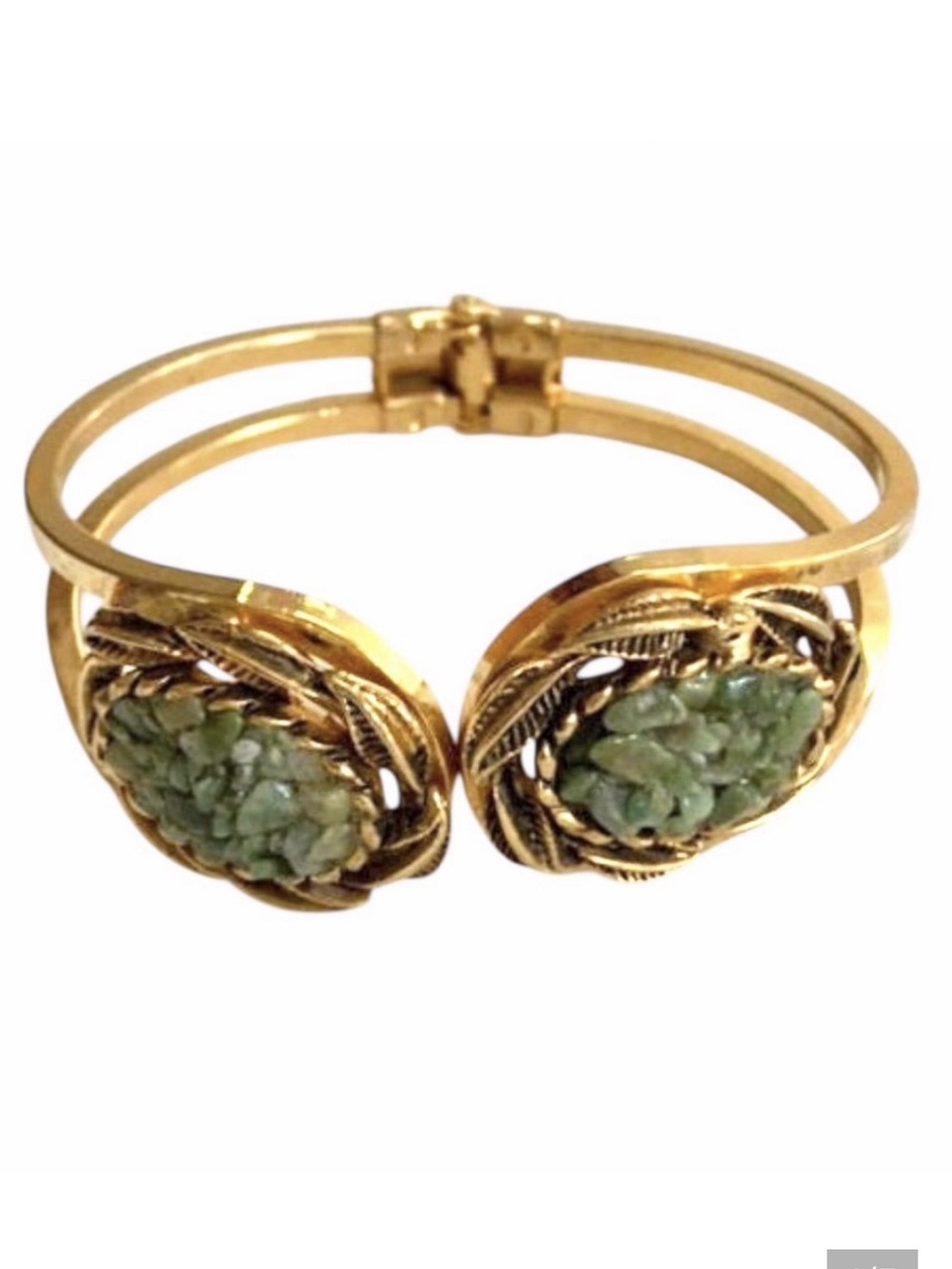Vintage gold tone and chipped jade stone clamper style bracelet Women’s jewelry